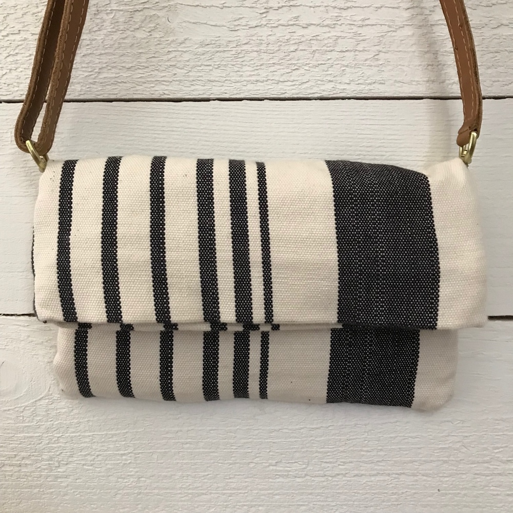 Sseko Designs Foldover Crossbody in Woven Stripe